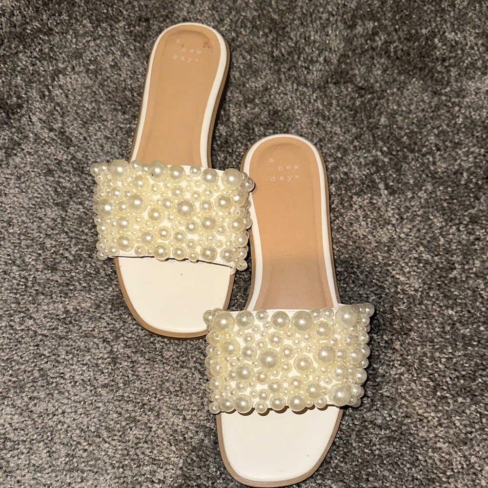 A New Day Women's White Pearl Embellished Sandals